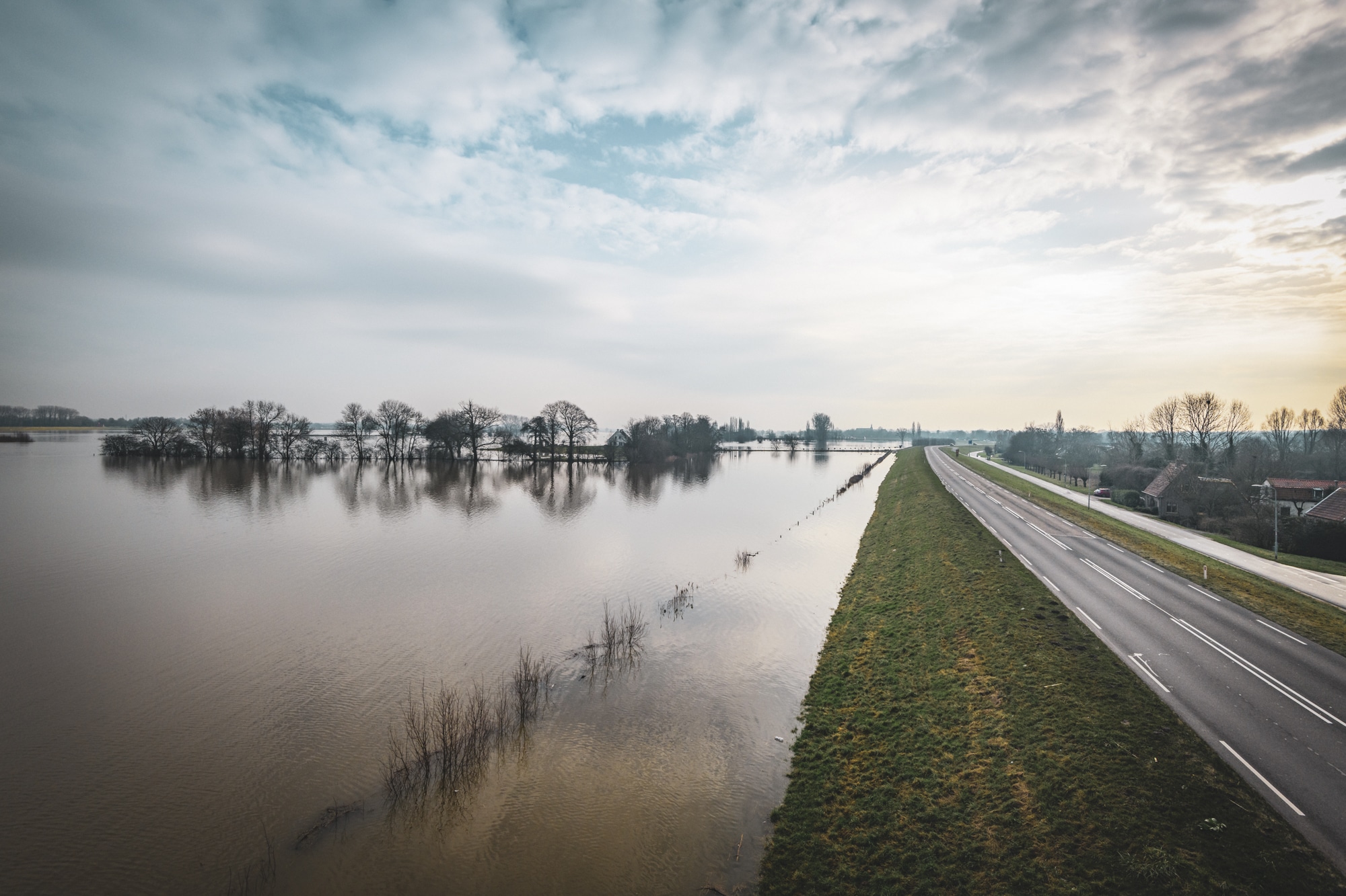 EUROPESE AANBESTEDING WATERSCHAPPEN LIMBURG NAAR PALTROCK HSE